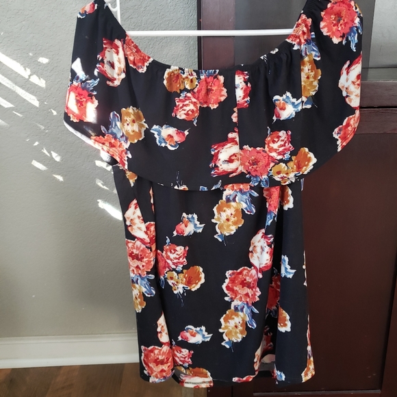 Women's top - Picture 2 of 3